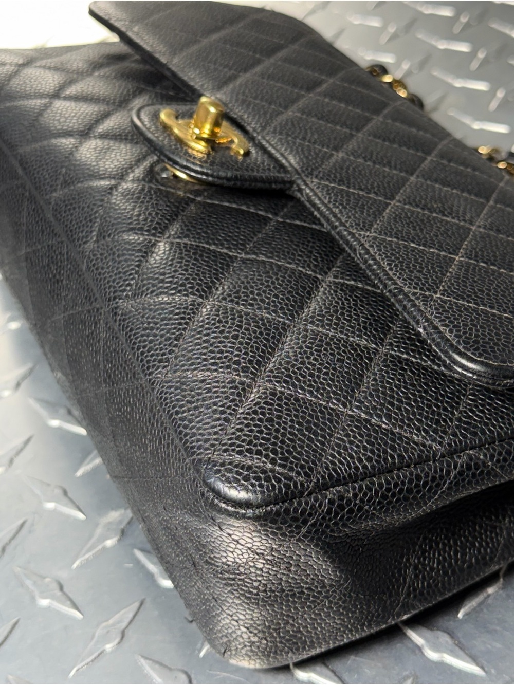 Chanel Vintage Caviar Quilted Classic Flap in Black GHW - Picture 5 of 16